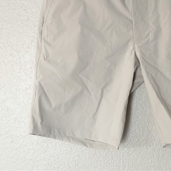 J. Crew Shorts Mens 9" Tech Performance UPF 50 Sun Protection Sport Stone Sz 31 - Picture 5 of 10